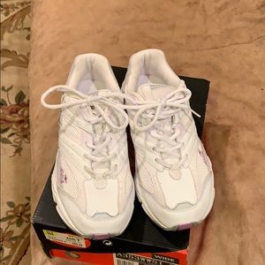 NIB AVIA White Women’s Walking Sneaker